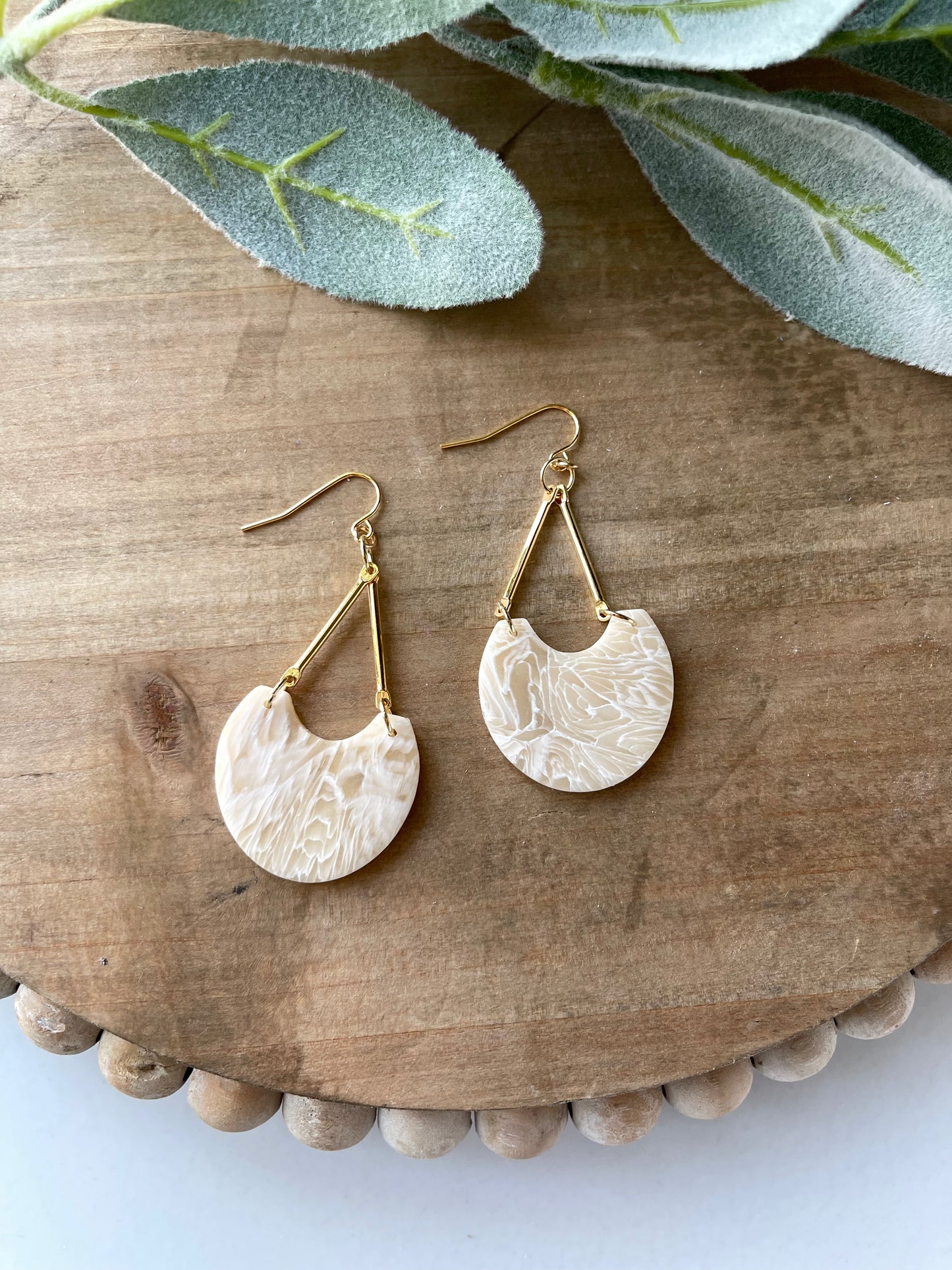 Neutral Marble and Gold Dangle