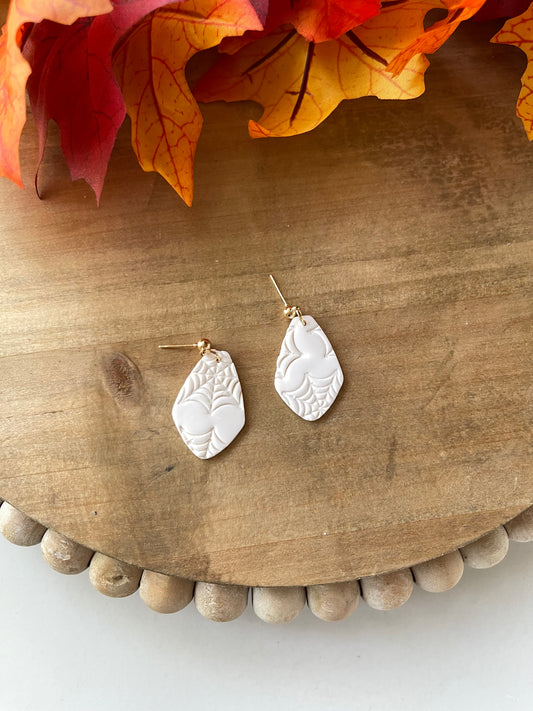 Eerie-sistible Dainty Dangle