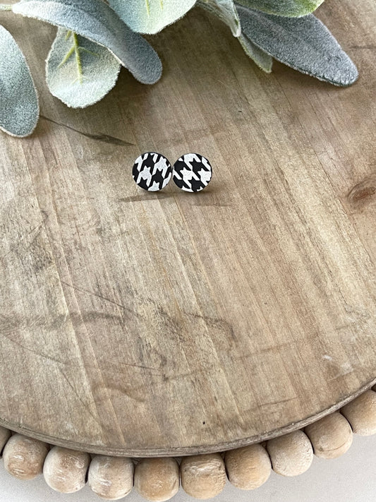 Small Houndstooth Stud